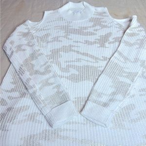 Crown & Ivy Gold/Cream Camo Print Sweater w/ Shoulder Cut-outs 💛